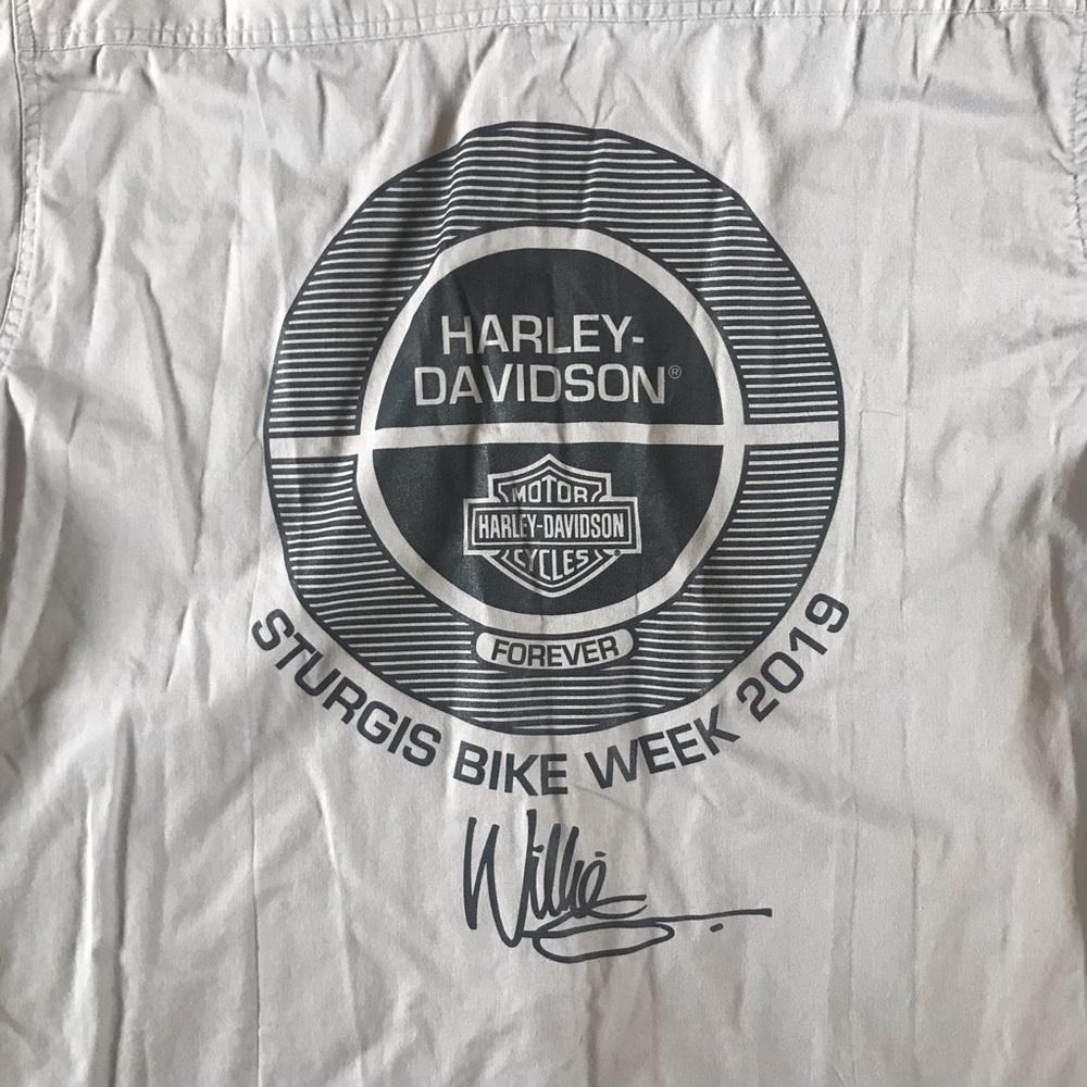 SOLD Harley Davidson Sturgis 2019 button up - Picture 3 of 5
